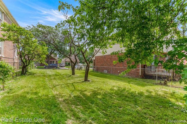 1625 Ferney Street, Dearborn Heights, MI 48120