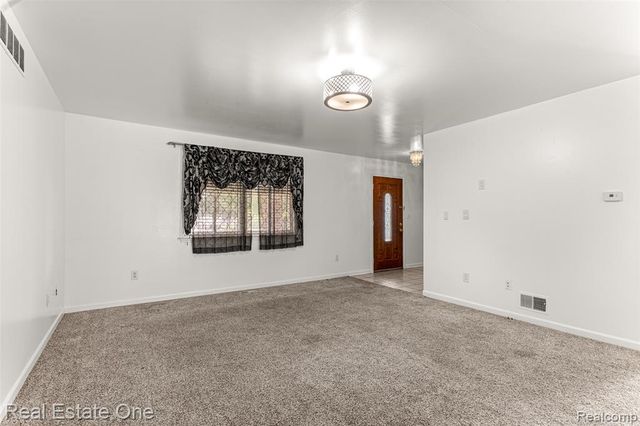 1625 Ferney Street, Dearborn Heights, MI 48120