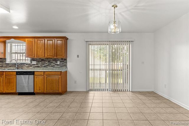 1625 Ferney Street, Dearborn Heights, MI 48120