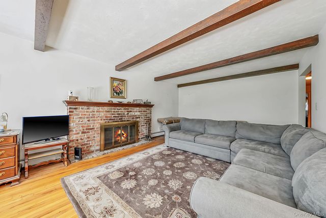 42 E Bartlett Road, Middle Island, NY 11953