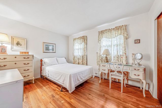 42 E Bartlett Road, Middle Island, NY 11953
