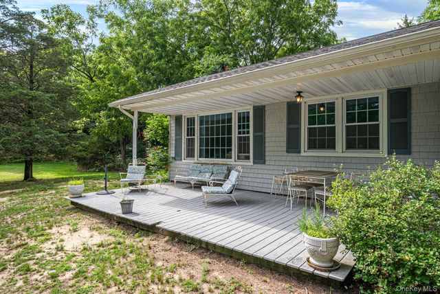 42 E Bartlett Road, Middle Island, NY 11953
