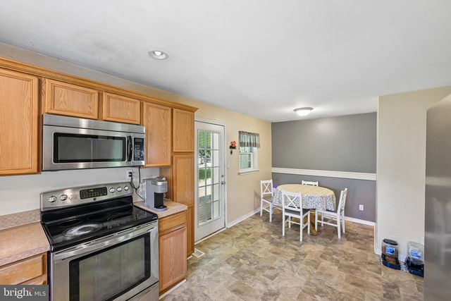 1440 CENTRE ST, Levittown, PA 19057