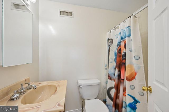 1440 CENTRE ST, Levittown, PA 19057