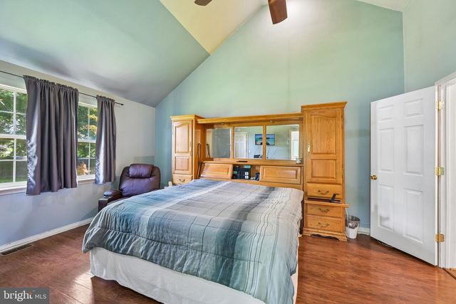 1440 CENTRE ST, Levittown, PA 19057
