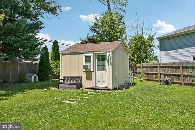1440 CENTRE ST, Levittown, PA 19057