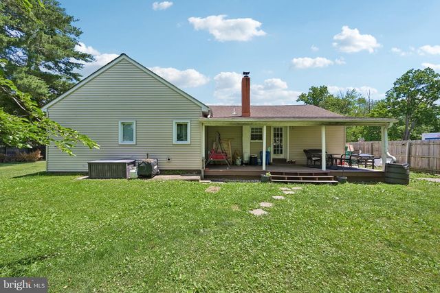 1440 CENTRE ST, Levittown, PA 19057