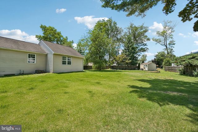 1440 CENTRE ST, Levittown, PA 19057