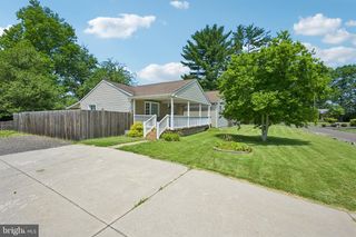 1440 CENTRE ST, Levittown, PA 19057