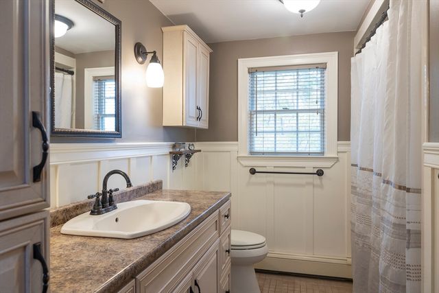 9 Church St, Douglas, MA 01516