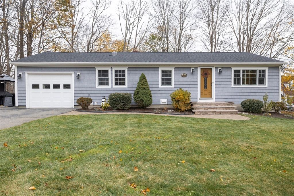 9 Church St, Douglas, MA 01516