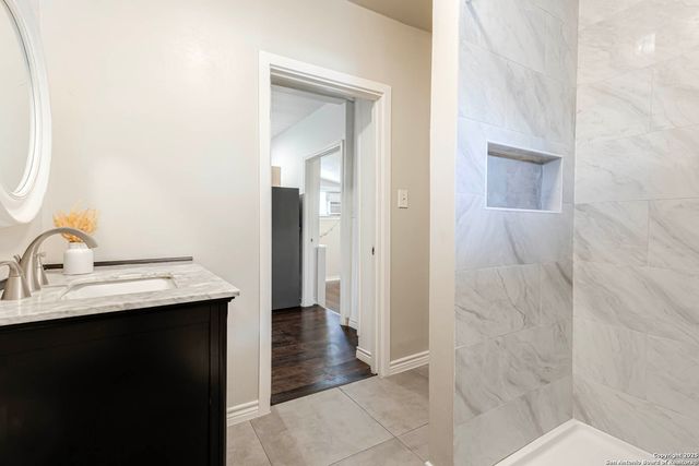 841 Texas, San Antonio, TX 78201
