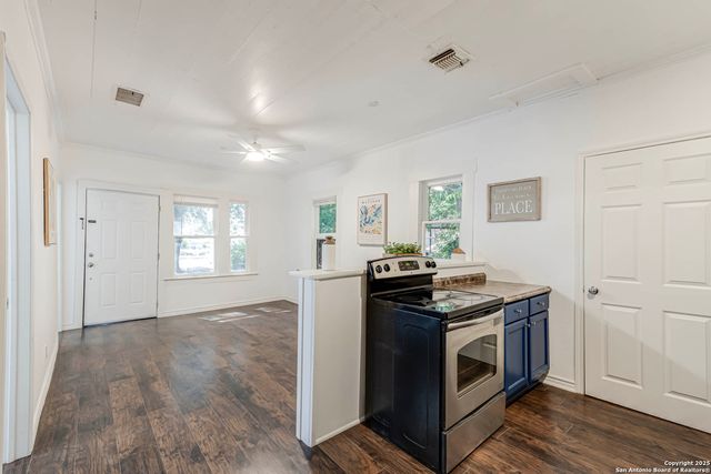 841 Texas, San Antonio, TX 78201