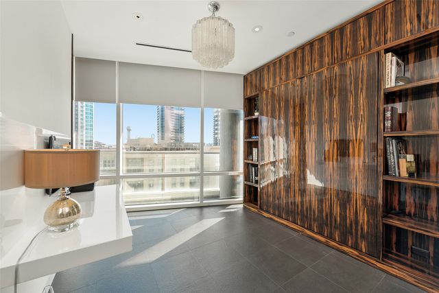 2408 Victory Park Lane 735, Dallas, TX 75219
