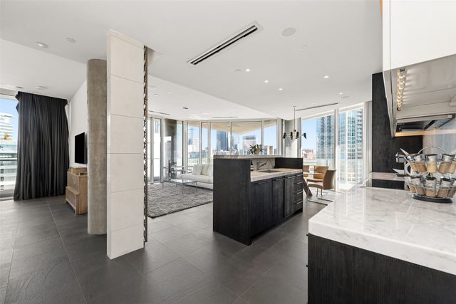 2408 Victory Park Lane 735, Dallas, TX 75219