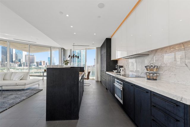 2408 Victory Park Lane 735, Dallas, TX 75219
