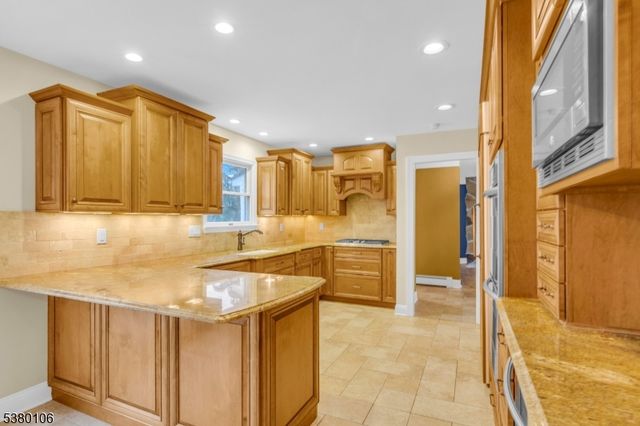 34 Lehigh Rd, Branchburg Twp., NJ 08853