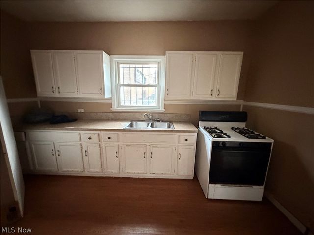 7813 Harvard Avenue, Cleveland, OH 44105