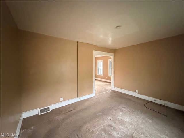 7813 Harvard Avenue, Cleveland, OH 44105