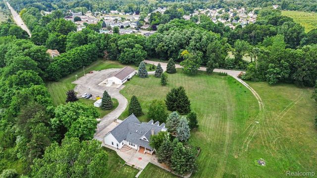 6740 Herbst Road, Genoa Township, MI 48114