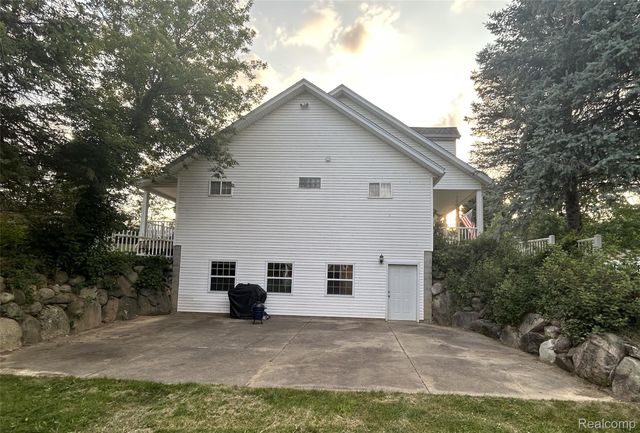6740 Herbst Road, Genoa Township, MI 48114