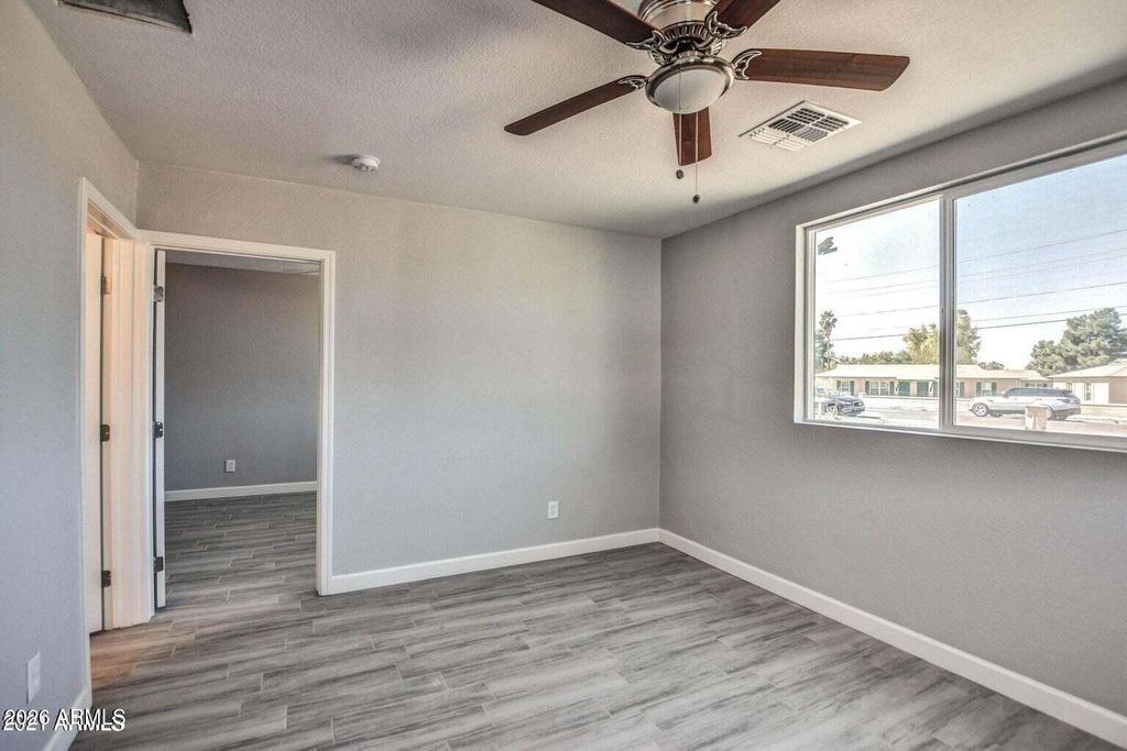 6807 N 61ST Avenue, Glendale, AZ 85301 — photo 4