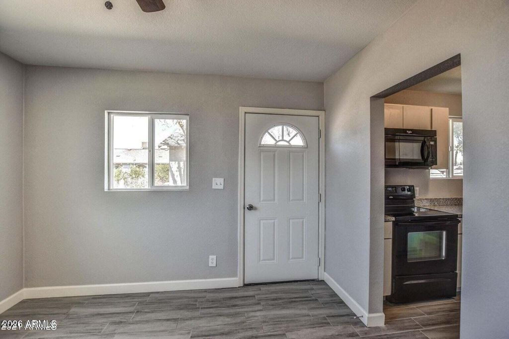 6807 N 61ST Avenue, Glendale, AZ 85301 — photo 5