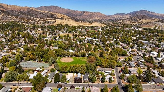 614 Lane, Yreka, CA 96097