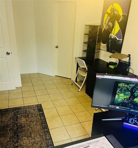 2011 Spenwick Drive 425, Houston, TX 77055