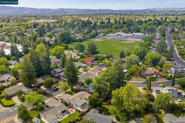 326 Dogwood Dr, Walnut Creek, CA 94598