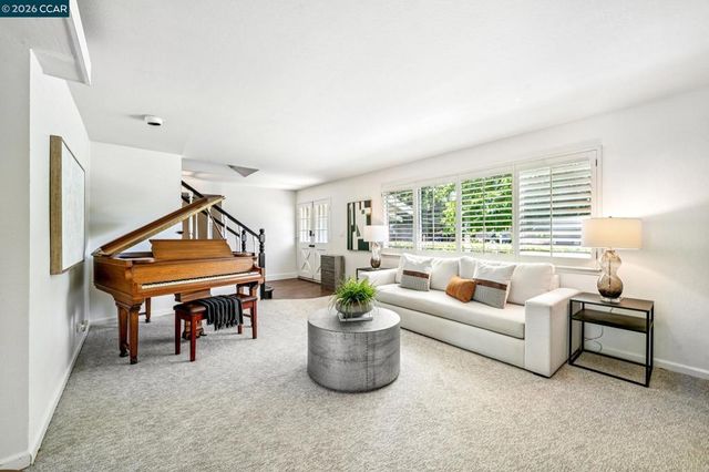 326 Dogwood Dr, Walnut Creek, CA 94598