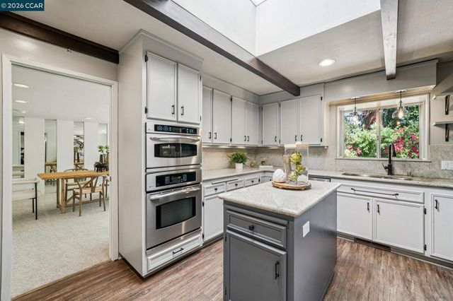 326 Dogwood Dr, Walnut Creek, CA 94598