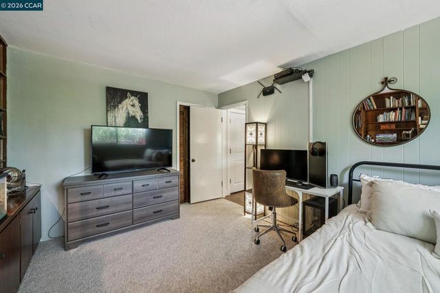 326 Dogwood Dr, Walnut Creek, CA 94598