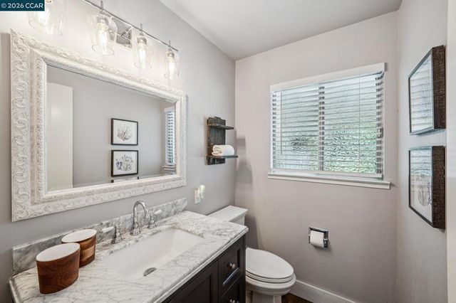 326 Dogwood Dr, Walnut Creek, CA 94598