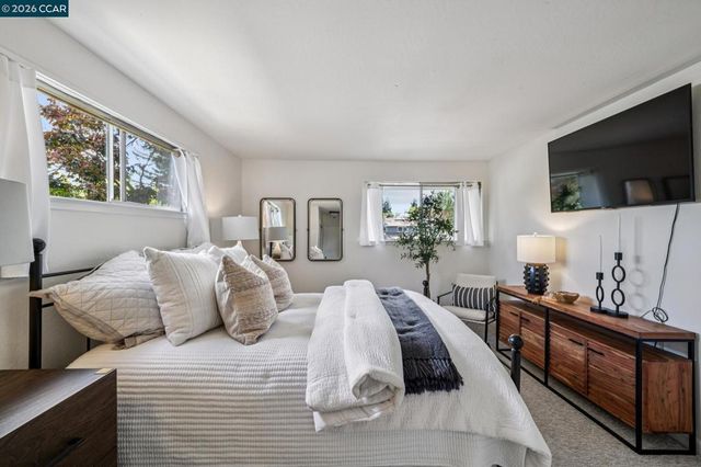 326 Dogwood Dr, Walnut Creek, CA 94598