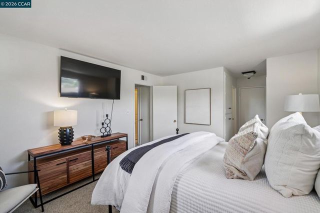 326 Dogwood Dr, Walnut Creek, CA 94598