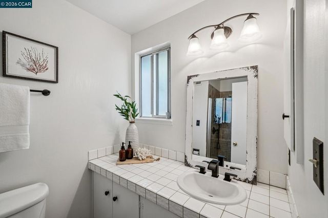 326 Dogwood Dr, Walnut Creek, CA 94598