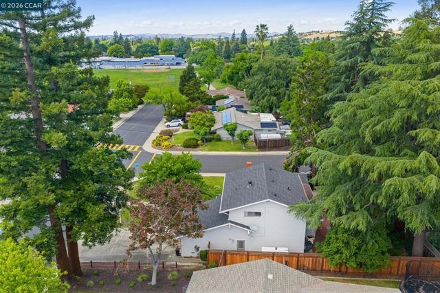 326 Dogwood Dr, Walnut Creek, CA 94598