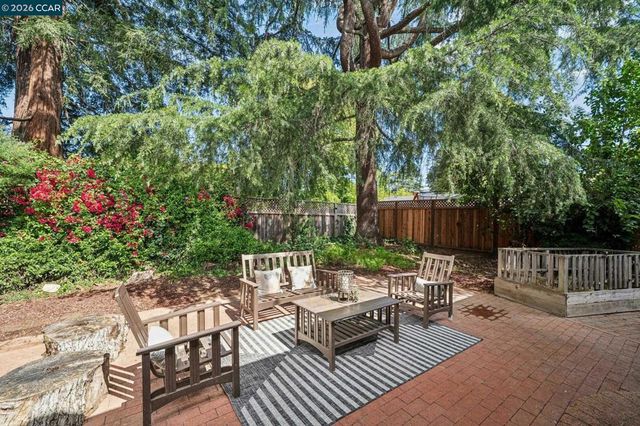 326 Dogwood Dr, Walnut Creek, CA 94598