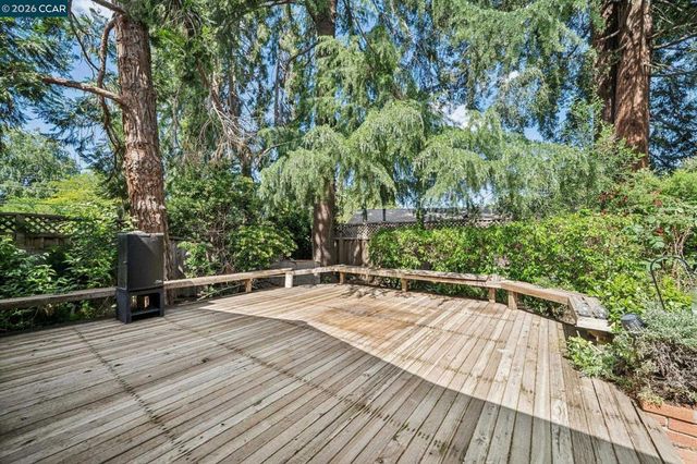 326 Dogwood Dr, Walnut Creek, CA 94598