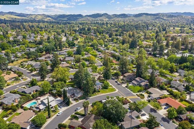 326 Dogwood Dr, Walnut Creek, CA 94598