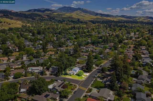 326 Dogwood Dr, Walnut Creek, CA 94598
