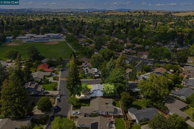 326 Dogwood Dr, Walnut Creek, CA 94598