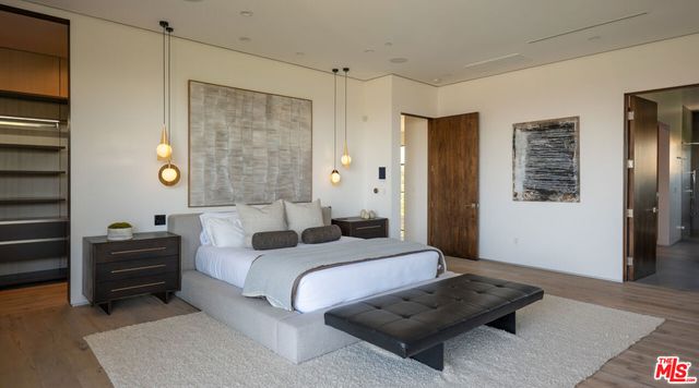 1632 Stradella Road, Los Angeles, CA 90077