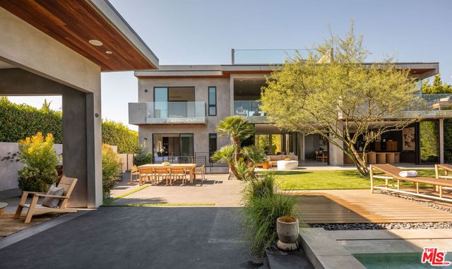 1632 Stradella Road, Los Angeles, CA 90077