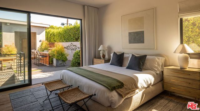 1632 Stradella Road, Los Angeles, CA 90077