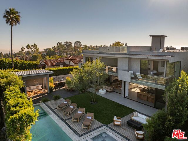 1632 Stradella Road, Los Angeles, CA 90077