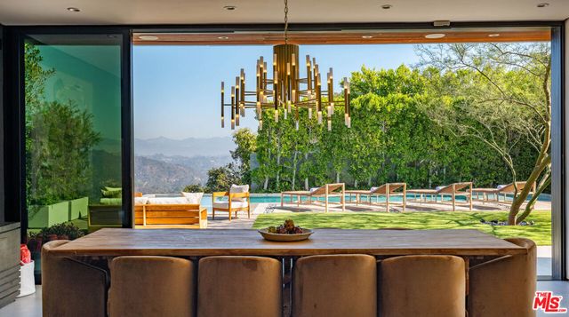 1632 Stradella Road, Los Angeles, CA 90077