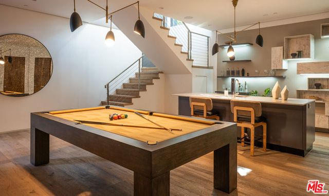 1632 Stradella Road, Los Angeles, CA 90077