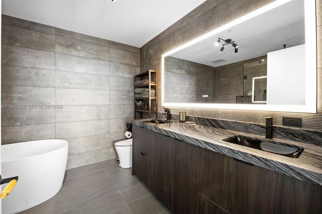 3470 E Coast Ave PH102, Miami, FL 33137